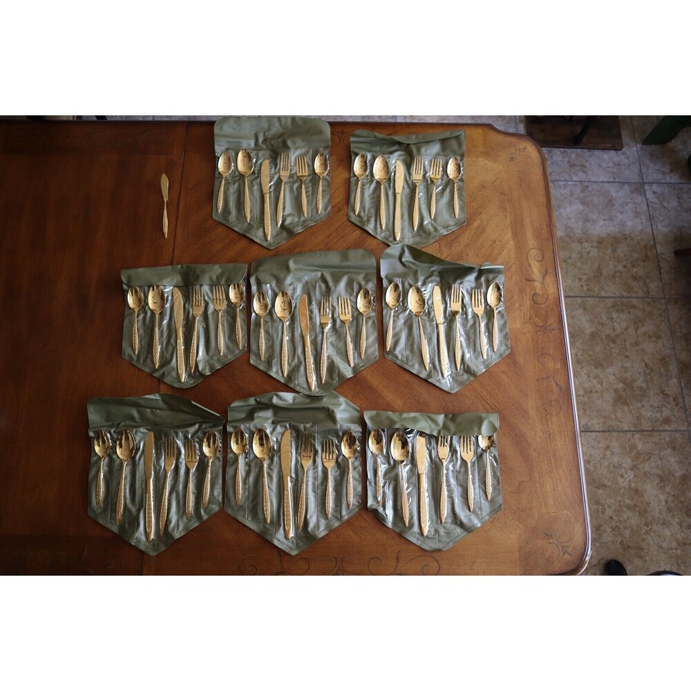49x Lifetime Cutlery Corp 23k Gold Electroplate Japan Clover Heart Service for 8